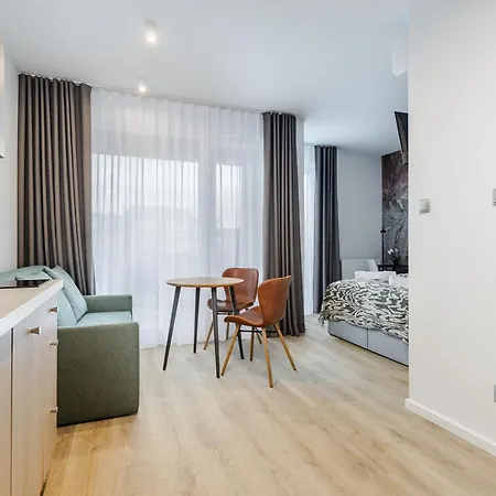 Stylowe Very Berry W Poznaniu Z Parkingiem I Balkonem By Renters Poznań