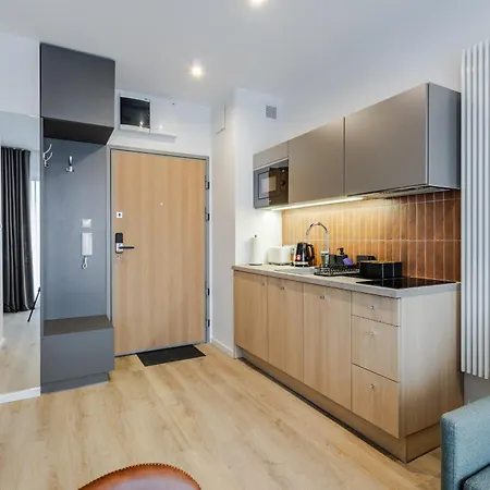 Stylowe Very Berry W Poznaniu Z Parkingiem I Balkonem By Renters Appartement