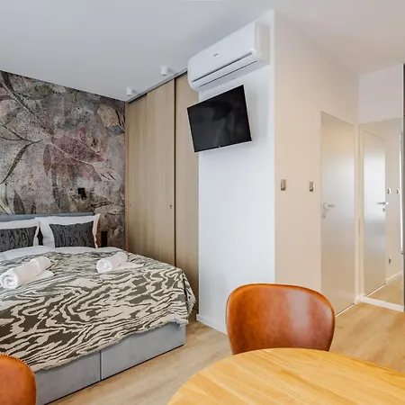 Stylowe Very Berry W Poznaniu Z Parkingiem I Balkonem By Renters Apartament