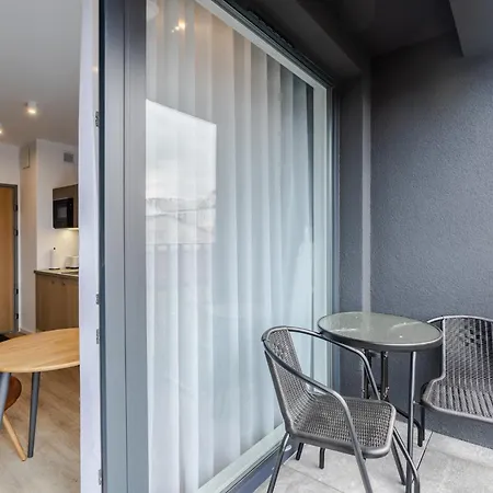 Appartement Stylowe Very Berry W Poznaniu Z Parkingiem I Balkonem By Renters *